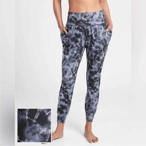 ATHLETA Salutation Printed Jogger Pant in Calypso Navy Blue Size Medium